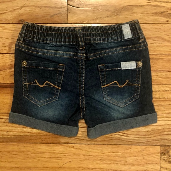 7 for all Mankind Jean shorts size 12 months - Picture 3 of 7